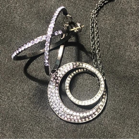 Fifth Avenue Collection pendant necklace and  hoop earring set (purple Ombré) - Picture 2 of 10